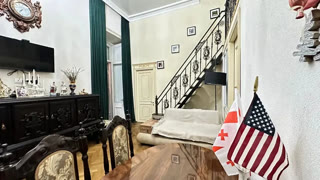 ქირავდება 6 ოთახიანი ბინა სოლოლაკში