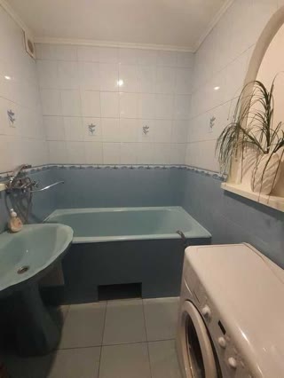 Продаж 3-кімнатної квартири на Оболоні біля метро Геров Дніпра