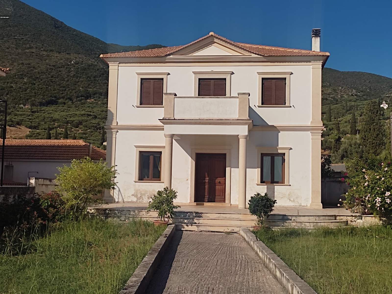 Μονοκατοικία 220τ.μ.