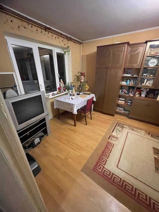 Продаж 3-кімнатної квартири біля метро Академмістечко