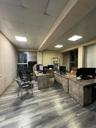 Продается офисное помещение в бизнес-центре, район Сабуртало, площадь 165 кв.м.