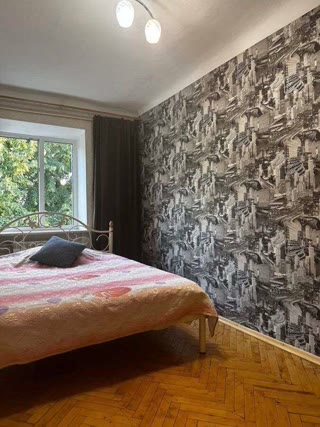 Cozy 2-room apartment 46m2 in a brick building. Klovska metro