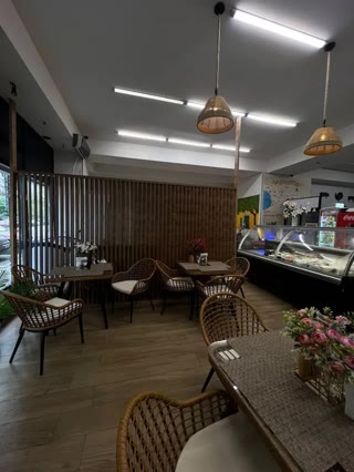 Universal commercial space for rent in Saburtalo