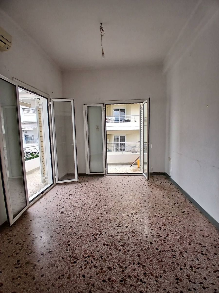 270 m² Building