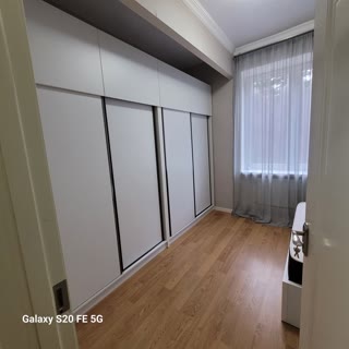ქირავდება 2 ოთახიანი ბინა ვაკეში
