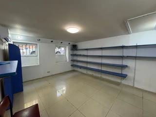 იყიდება ნახევარსარდაფი კომერციული ფართი ვაკეში