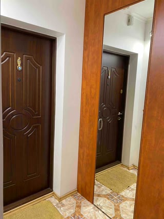 Продам 1к квартиру по вул.Верховинна, біля метро Житомирська