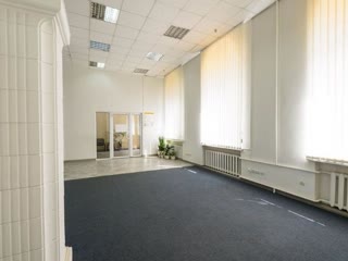 Здам приміщення червона лінія під банк, магазин, клініку тощо