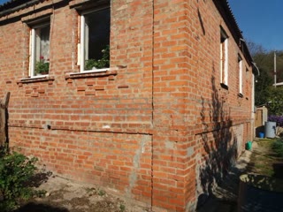 Продам  1/2 дома пгт Высокий