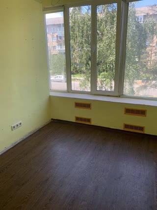 Продам окремо стоячу будівлю