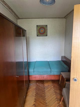 For Sale 2-Room Apartment Near Dorogozhychi Metro