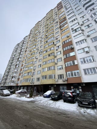 Продаж 1-кімнатної квартири на Троєщені
