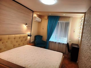 Sale of a 3-room apartment near Beresteiska metro station