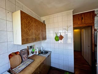 Продається 3-кімнатна квартира, метро Теремки