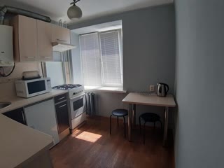 Продам 1-комнатну квартиру, проспект Науки, ст. м. Наукова