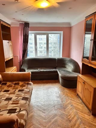 Продаж 2-кімнатної квартири на Лісовому масиві біля метро Чернігівська