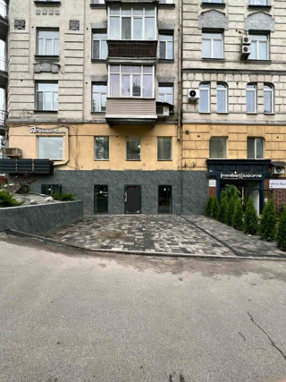 Продаж фасадного преміщення біля ЖК Новопечерські Липки