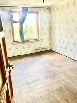 Продам 3 кімнатну квартиру біля м. Захисників України