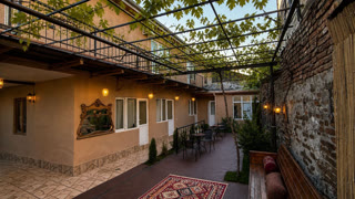 იყიდება 10 ნომრიანი სასტუმრო ისანში