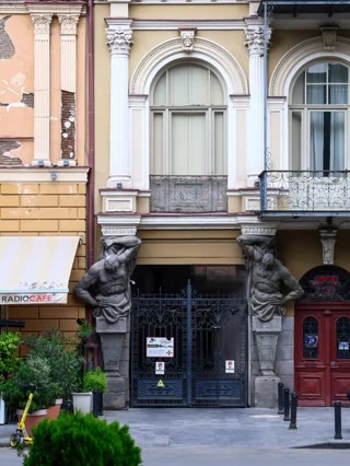 Универсальное коммерческое помещение на продажу в Сололаки