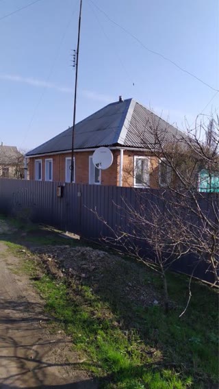 Продається будинок в смт Печеніги