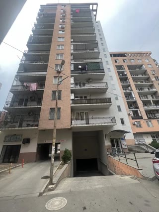 ქირავდება 3 ოთახიანი ბინა საბურთალოზე