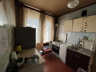 Продам 3-кімнатну квартиру, ст. м. "Перемога", вулиця Архітекторів