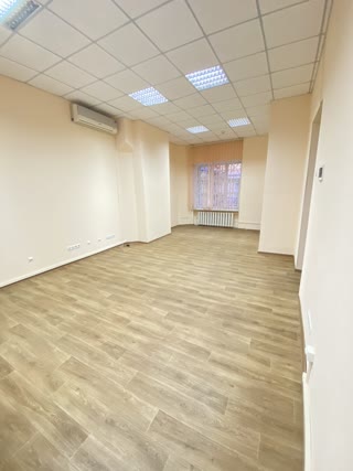 Аренда помещения в центре площа Поезії
