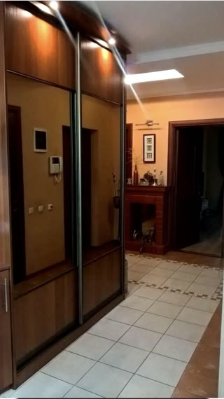 Продаж 3-кімнатної квартири між метро Житомирська та Академмістечко | Цегляний будинок