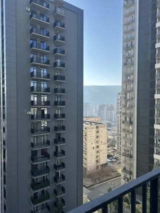 იყიდება 3 ოთახიანი ბინა ისანში