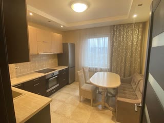 Продам 2х кімнатну квартиру з меблями по вул. Урловська