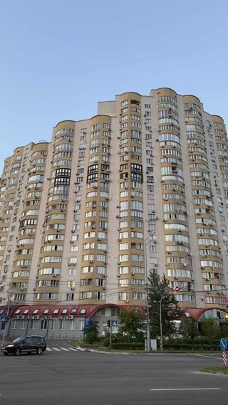 Sale of a 3-room apartment near River Mall