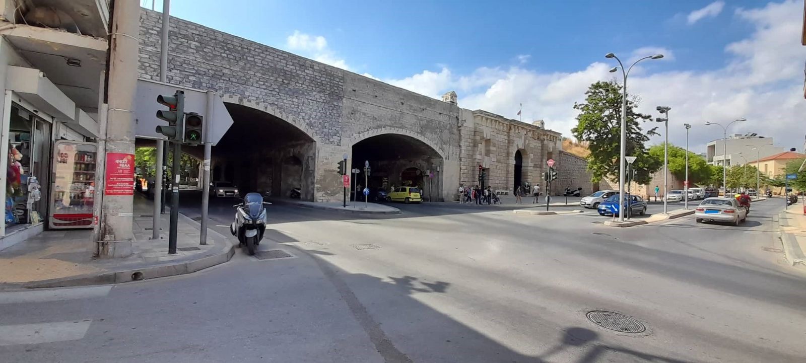 Κτίριο επαγγελματικών χώρων 685τ.μ.