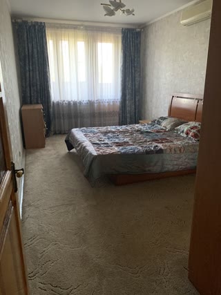 Продам квартиру 4 кімнатну Салтівка