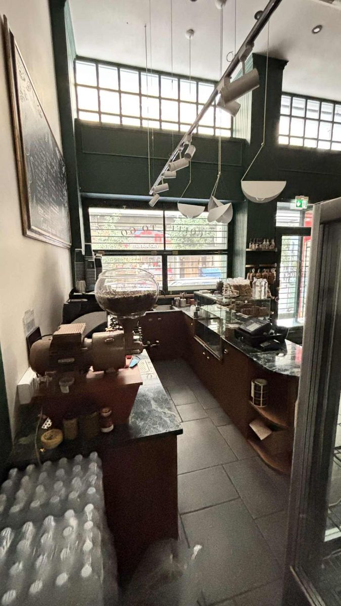 224 m² Store