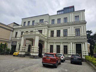 Detached building for sale in Chugureti