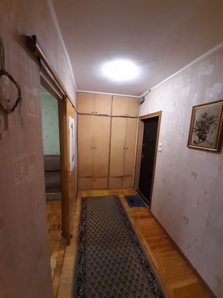 Продаж 1-кімнатної квартири, вул. Срібнокільська, метро Осокорки