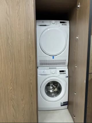 Продається 1-кімнатна квартира 40 м² Стрийська —новобудова  з ремонтом і технікою