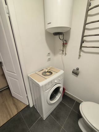 For sale studio apartment at Zakhysnykiv Ukrainy metro station, Parkovyi Kvartal residential complex