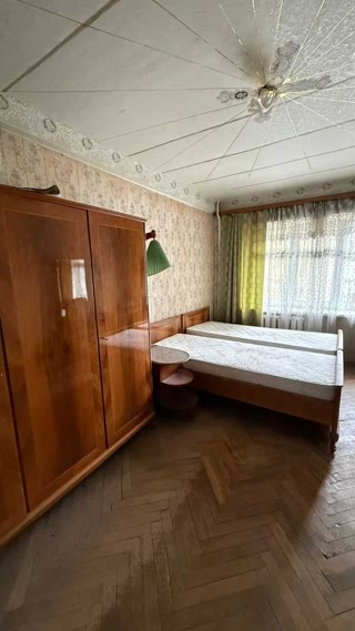 Продаж двокімнатна квартира в зеленому районі біля метро Академмістечко / Житомирська