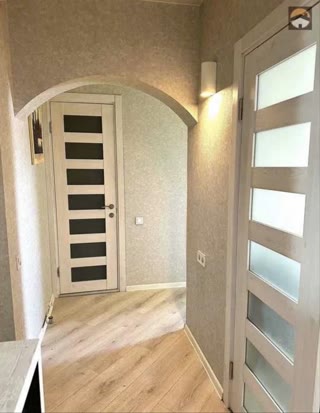 Продам 2к квартиру пл.Конституции, Центр
