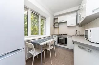 Продаж 2-кімнатної квартири Центр Києва біля метро Звіринецька