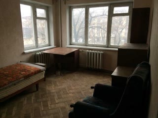 Продається 2к квартира, Харківське шосе, Дарницька площа