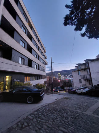 იყიდება კომერციული ფართი