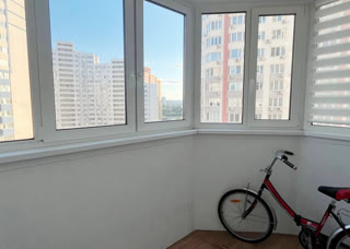 Продаж 2к квартири 70 кв. м на вул. Олени Пчілки