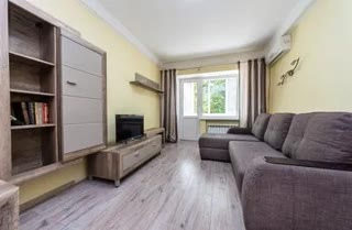 Продаж 2-кімнатної квартири Центр Києва біля метро Звіринецька