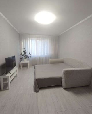 Продам 3-х кімнатну квартиру метро Лівобережна