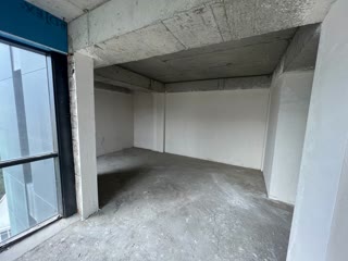 იყიდება 3 ოთახიანი ბინა საბურთალოზე