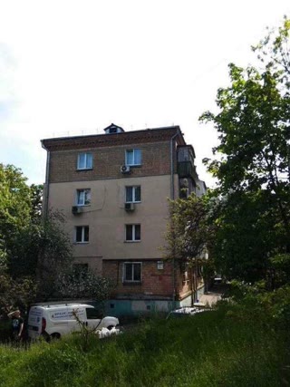 Sale of a 2-room apartment in the Pecherskyi district, metro Zvirynetska