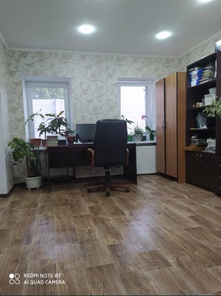 Продаж будінку на п-кт Металургів